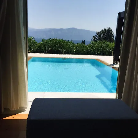 Ionian Blue 5* Nikiana